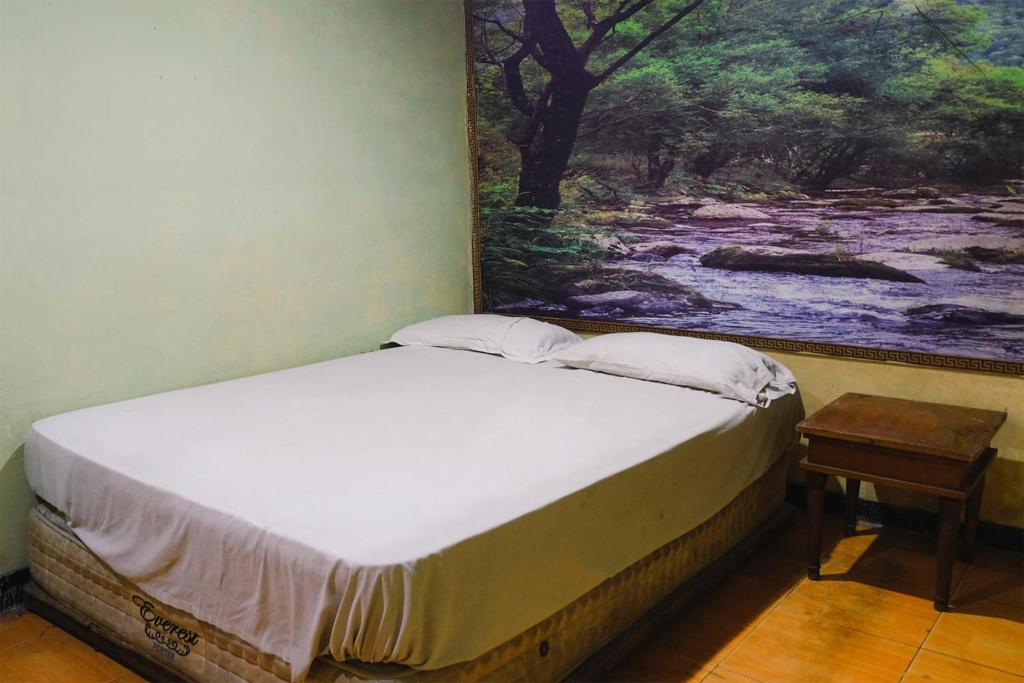 King Stone Hotel Mencil Zewnętrze zdjęcie